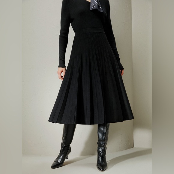 LILYSILK Collegiate Ultra-fine Merino Wool Skirt - Picture 4 of 10